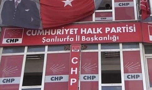 Urfa&#039;da CHP&#039;de iç savaş! 3 ilçe başkanı görevden alındı