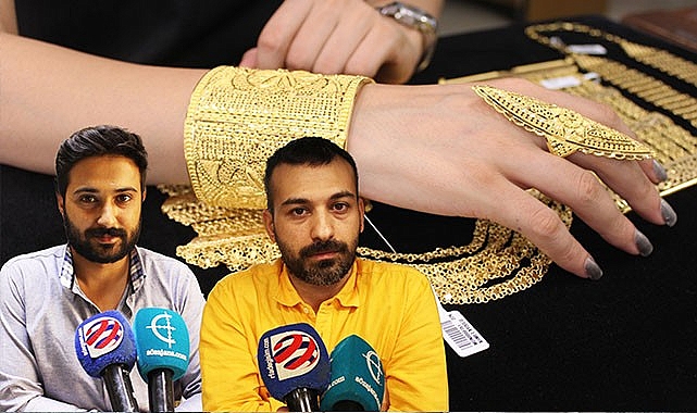 Altında dalgalanma sürüyor