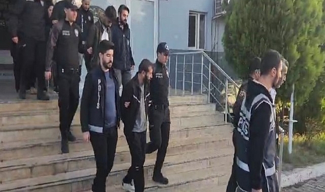 Şanlıurfa&#039;da 17 vatandaşı dolandıran 5 kişi tutuklandı
